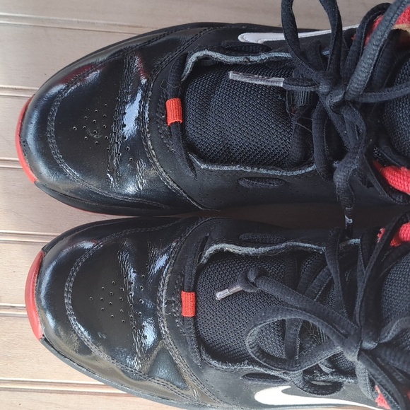 Nike Youth Size 5 Team Hustle High-top Basketball Boy Lace Up Sneakers - Picture 3 of 12